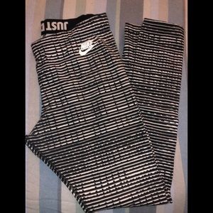 Nike Printed Leggings ✨